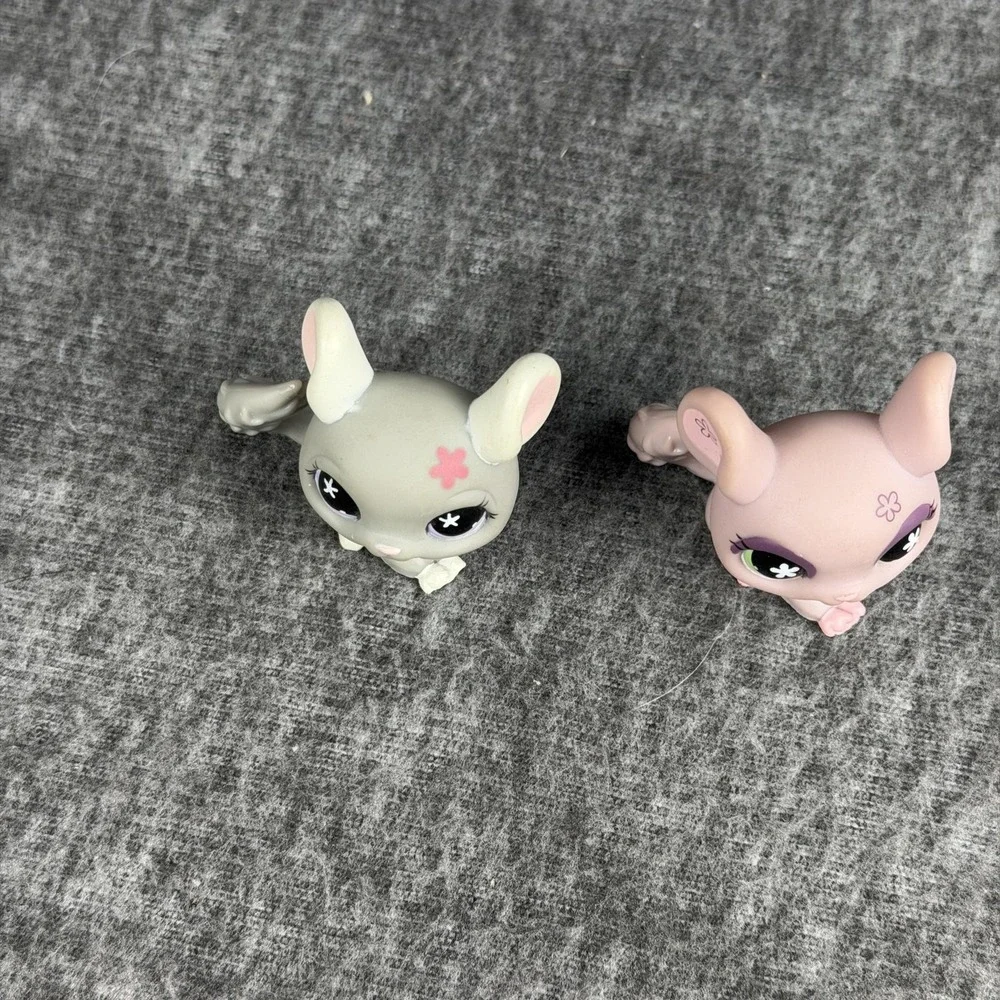 Hasbro Littlest Pet Shop 495 630 Chinchilla Figures Lot 2 Gray‎ Pink 2007 LPS